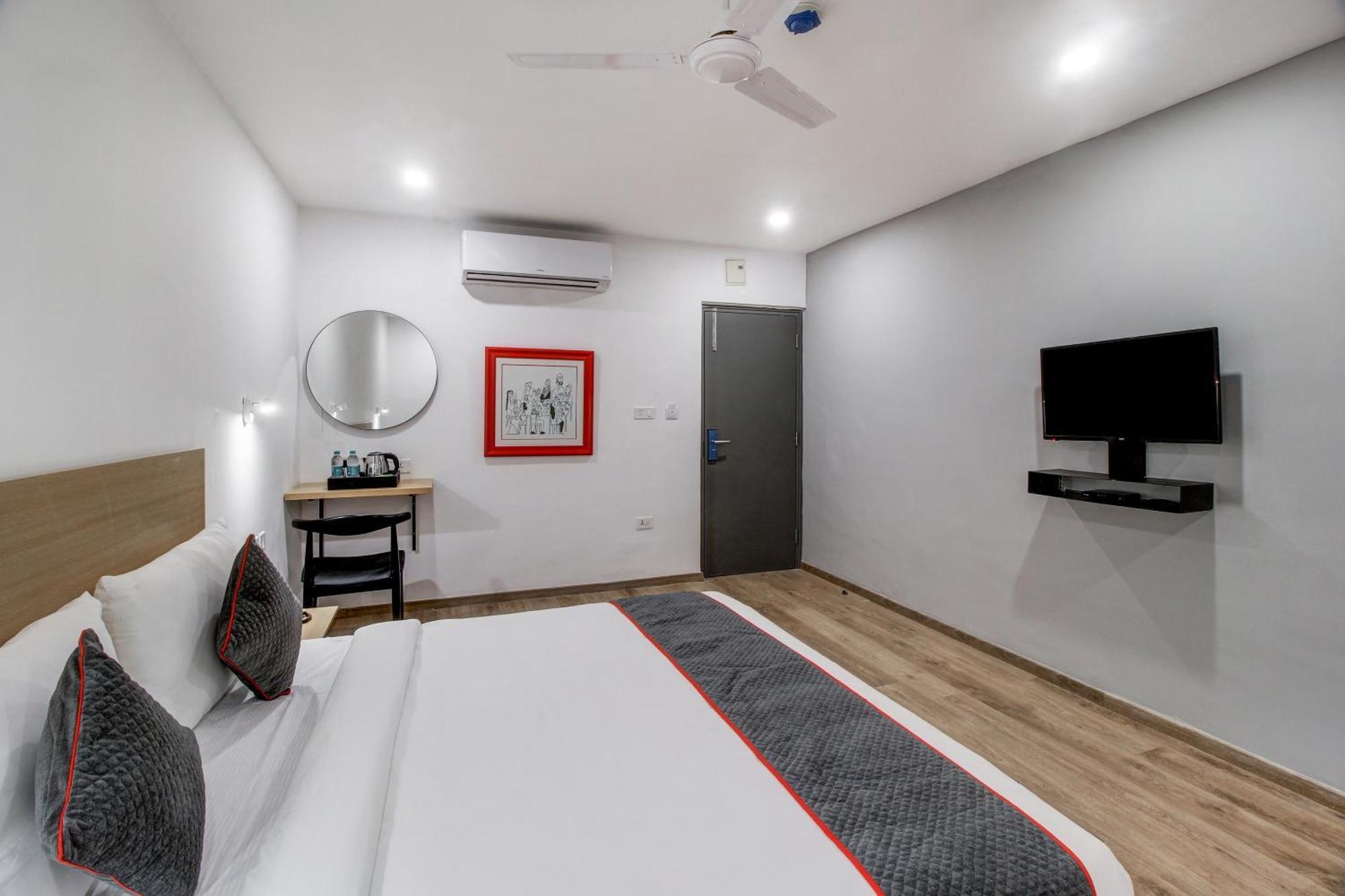 Super Townhouse Rcc Majestic 397 Lb Nagar Hotel Haidarábád Kültér fotó