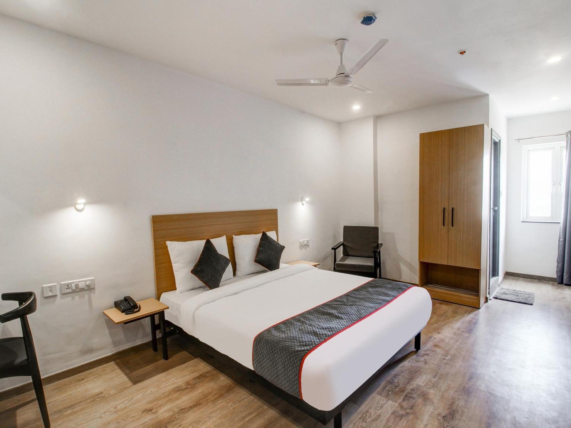 Super Townhouse Rcc Majestic 397 Lb Nagar Hotel Haidarábád Kültér fotó