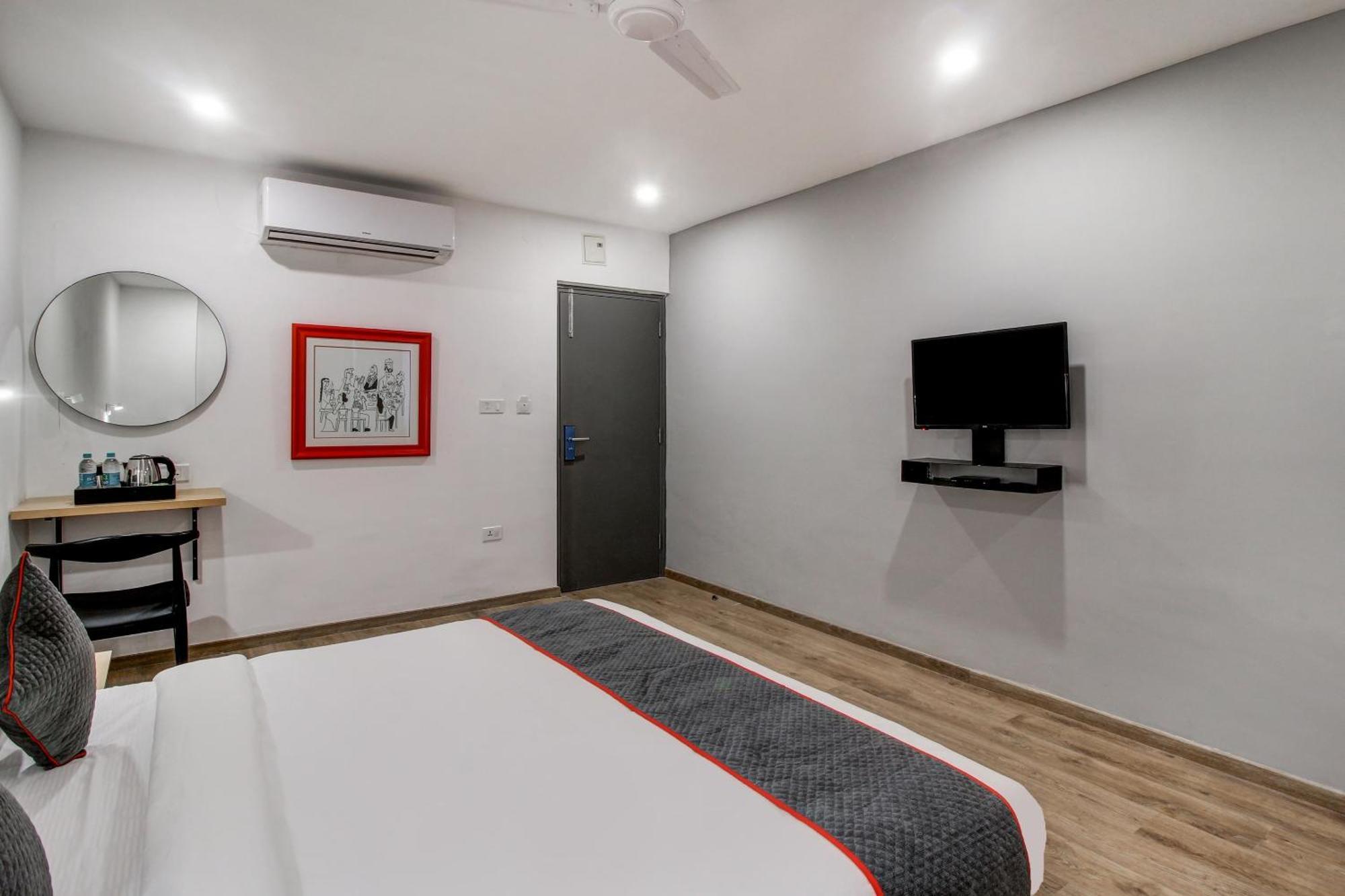 Super Townhouse Rcc Majestic 397 Lb Nagar Hotel Haidarábád Kültér fotó