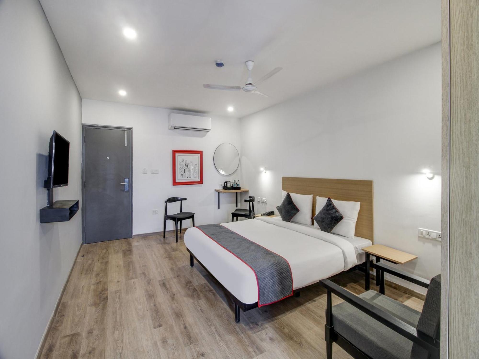 Super Townhouse Rcc Majestic 397 Lb Nagar Hotel Haidarábád Kültér fotó