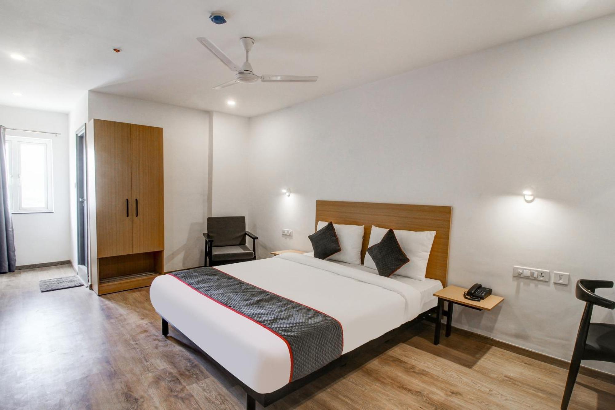 Super Townhouse Rcc Majestic 397 Lb Nagar Hotel Haidarábád Kültér fotó