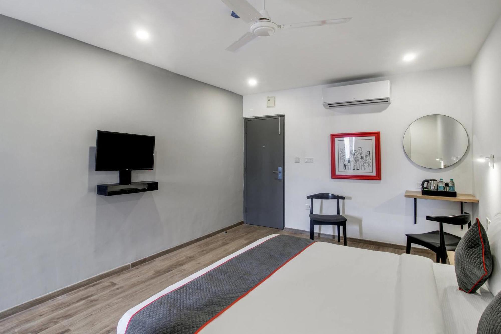 Super Townhouse Rcc Majestic 397 Lb Nagar Hotel Haidarábád Kültér fotó