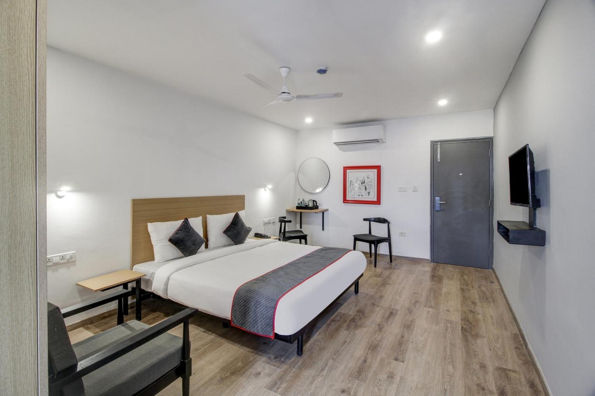 Super Townhouse Rcc Majestic 397 Lb Nagar Hotel Haidarábád Kültér fotó