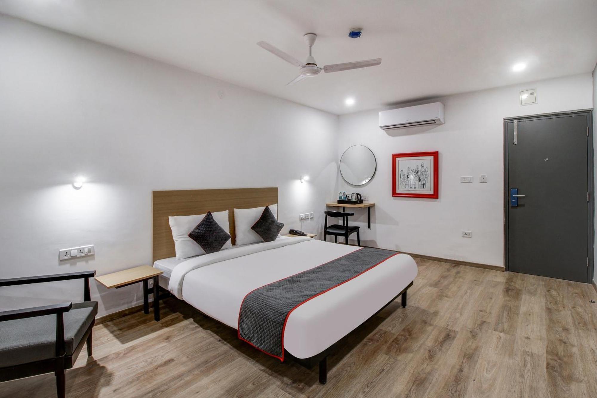 Super Townhouse Rcc Majestic 397 Lb Nagar Hotel Haidarábád Kültér fotó