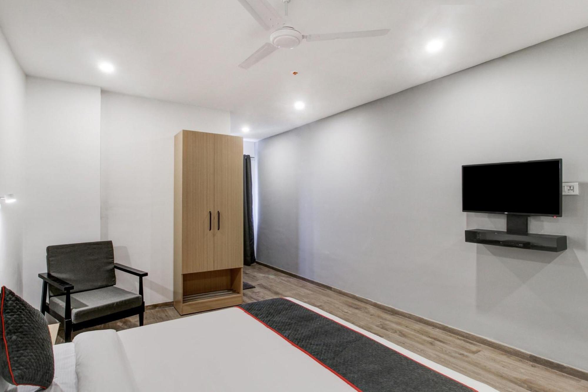 Super Townhouse Rcc Majestic 397 Lb Nagar Hotel Haidarábád Kültér fotó