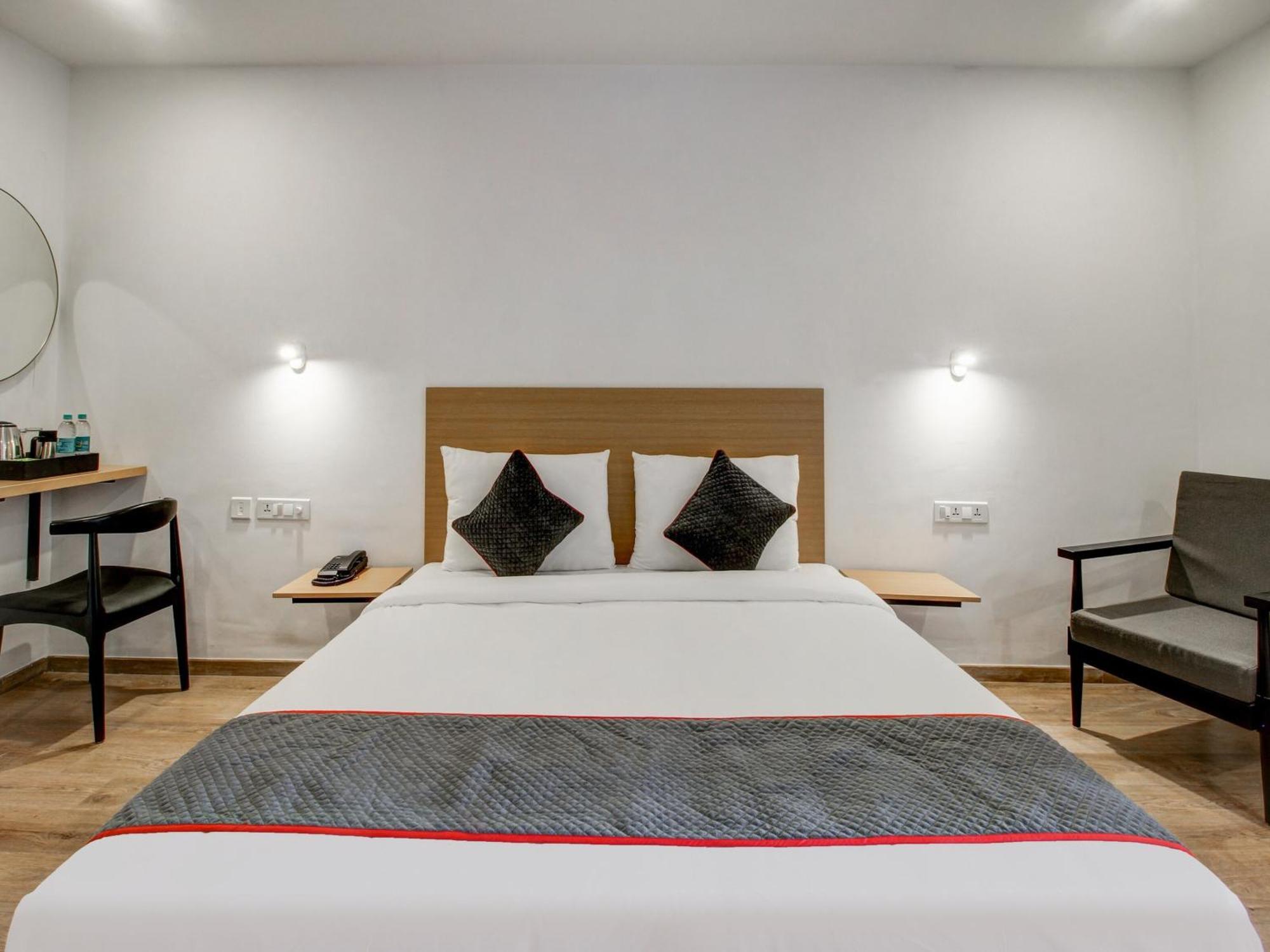 Super Townhouse Rcc Majestic 397 Lb Nagar Hotel Haidarábád Kültér fotó