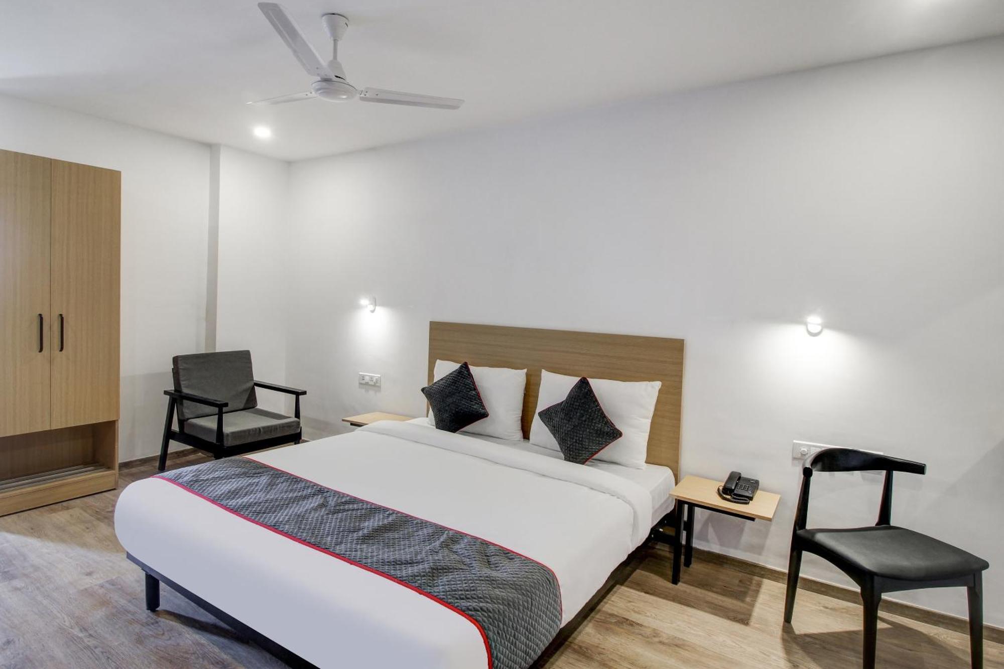 Super Townhouse Rcc Majestic 397 Lb Nagar Hotel Haidarábád Kültér fotó