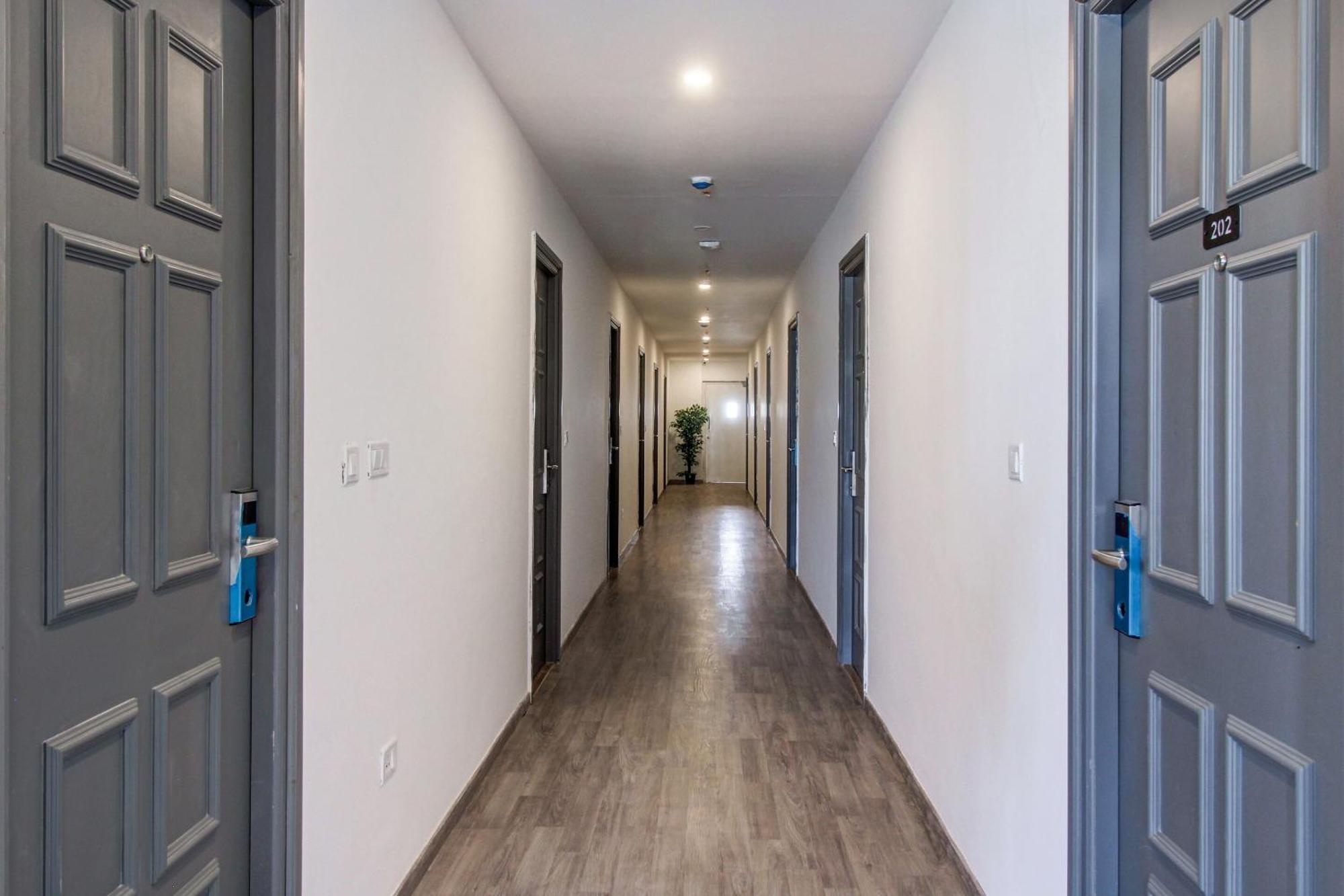 Super Townhouse Rcc Majestic 397 Lb Nagar Hotel Haidarábád Kültér fotó