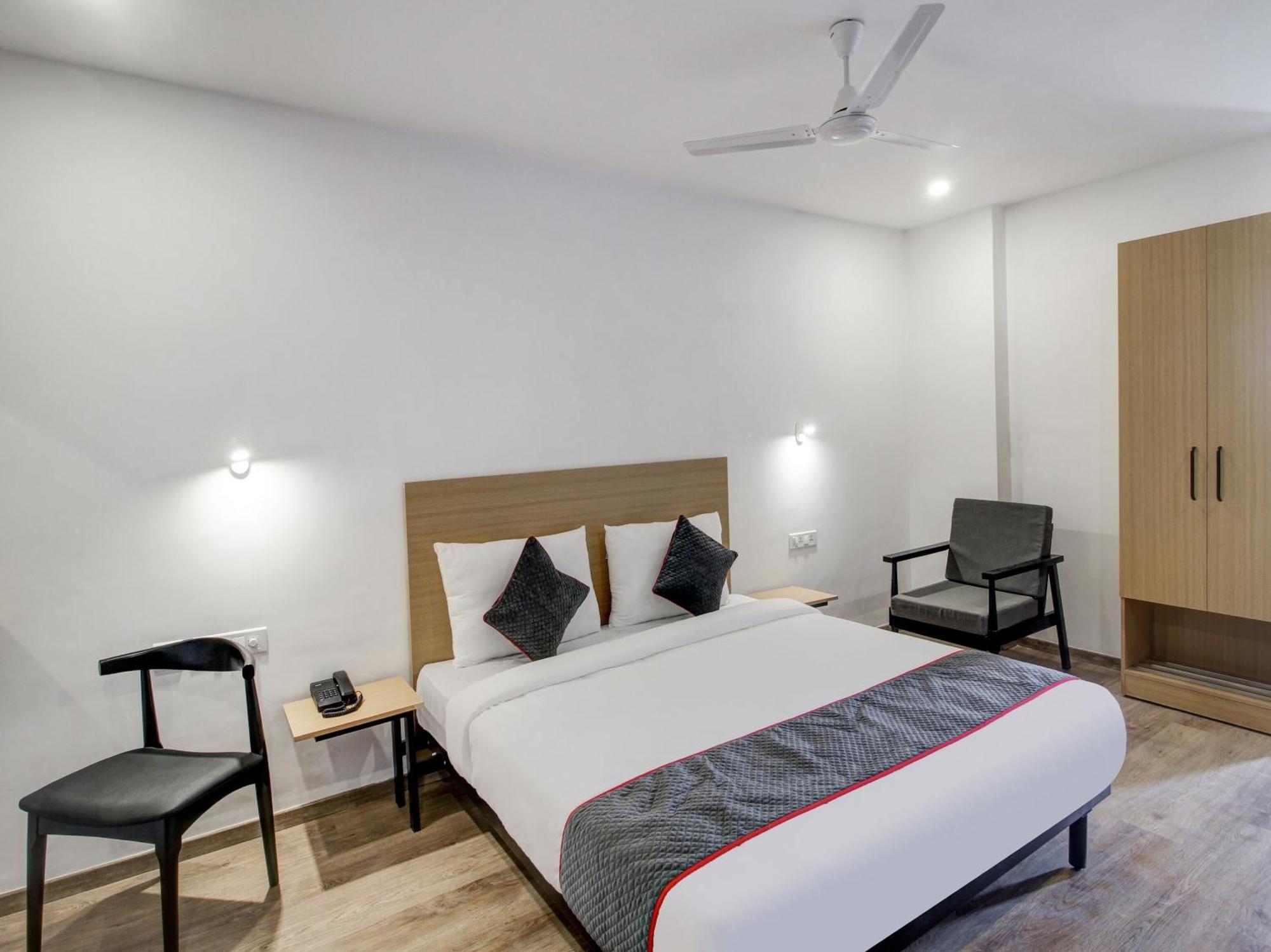 Super Townhouse Rcc Majestic 397 Lb Nagar Hotel Haidarábád Kültér fotó